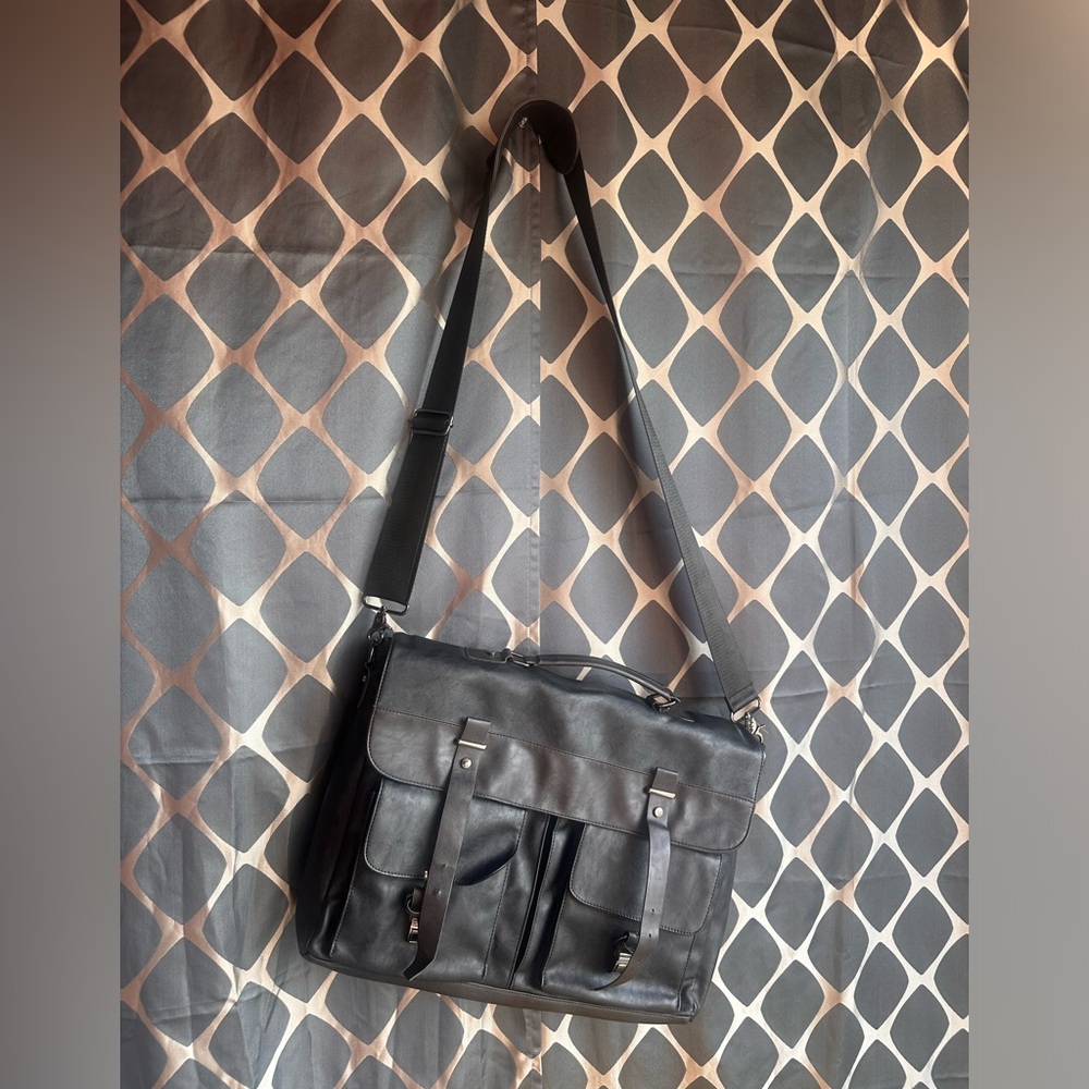 Seyfocnia leather briefcase adjustable strap lots of pockets